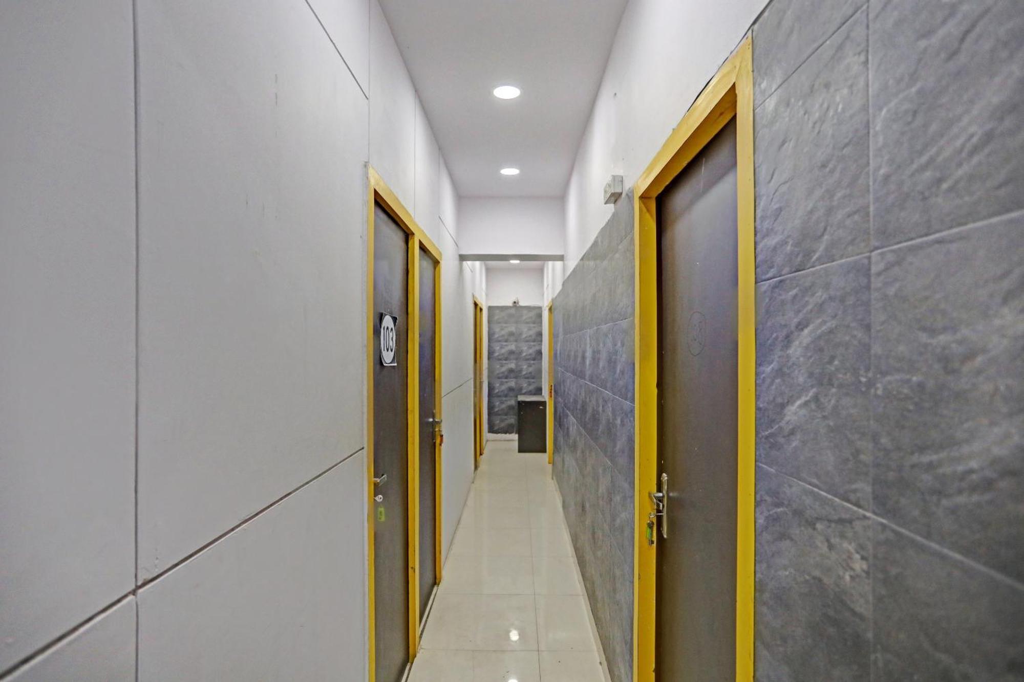 Hotel O North Campus New Delhi Exterior photo