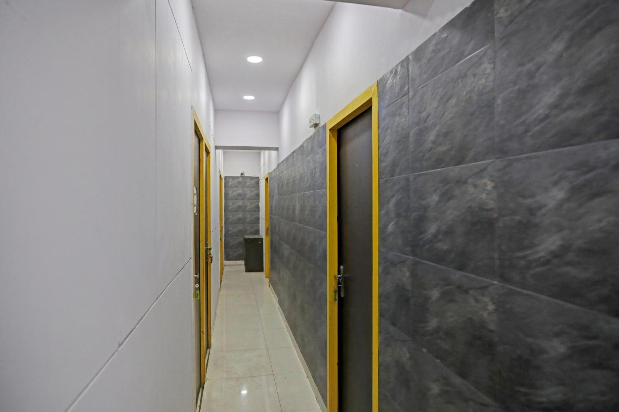 Hotel O North Campus New Delhi Exterior photo