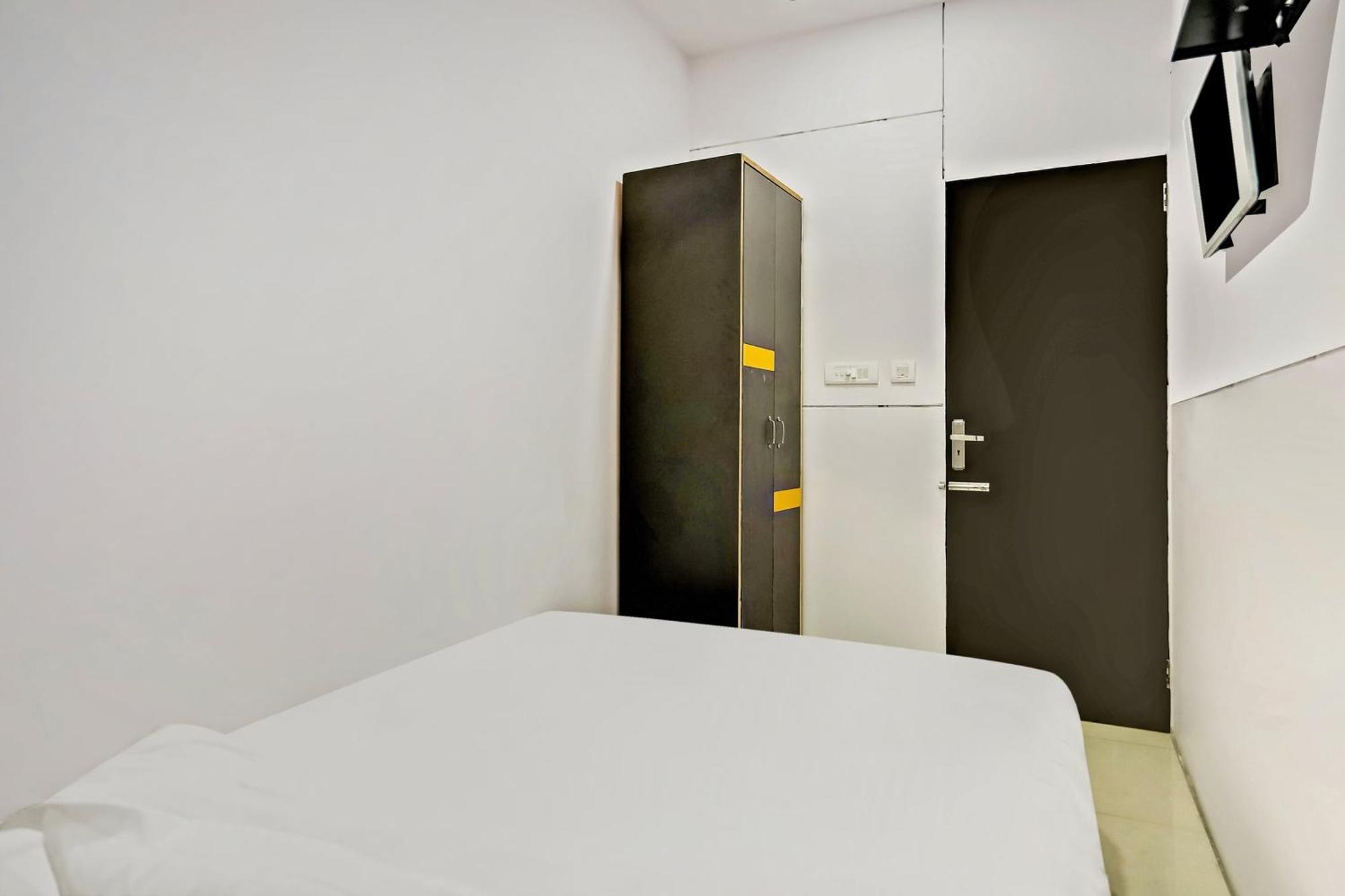 Hotel O North Campus New Delhi Exterior photo