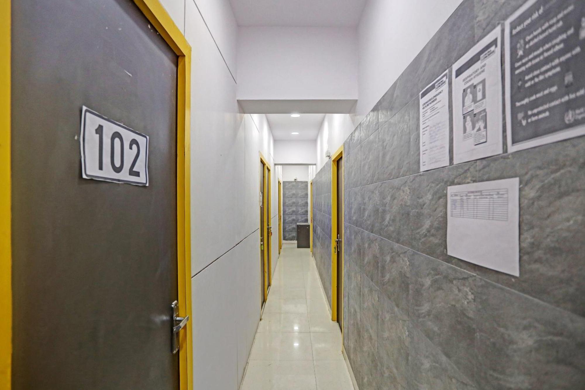 Hotel O North Campus New Delhi Exterior photo